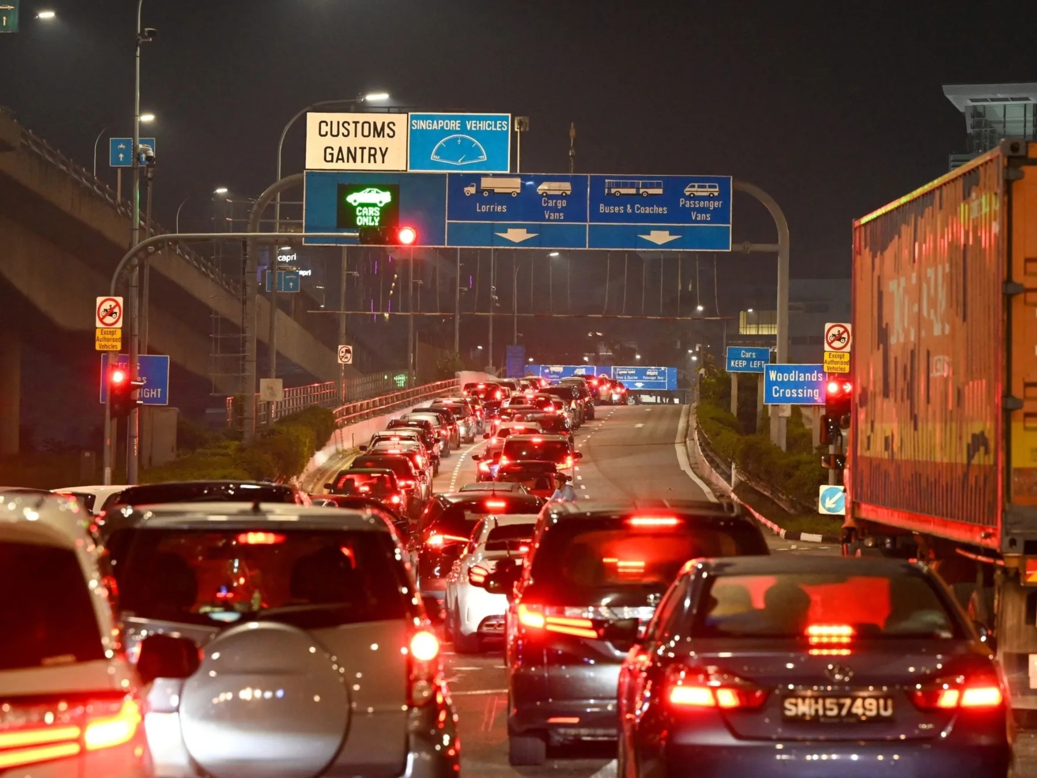 A Singaporean driver's guide to Malaysia's VEP: How to apply, application fees and penalties for not having it