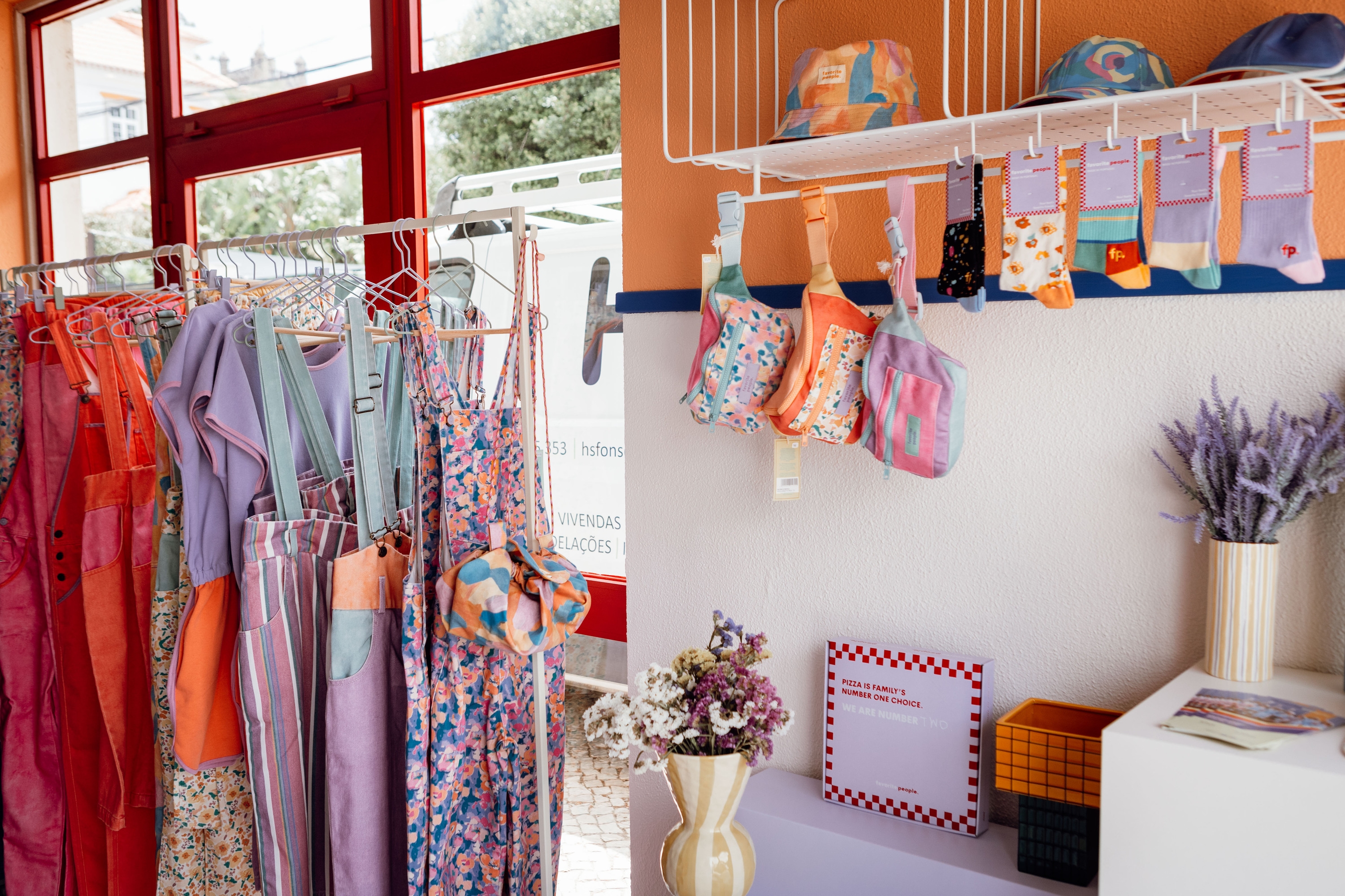 Colour explosion in Monte Estoril: the new Favorite People shop has arrived