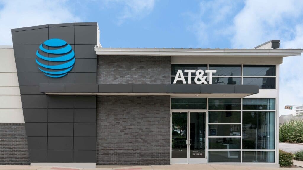 AT&T's $17 Million Data Breach Settlement Offers Payouts Up To $7,500, Here's How To Claim