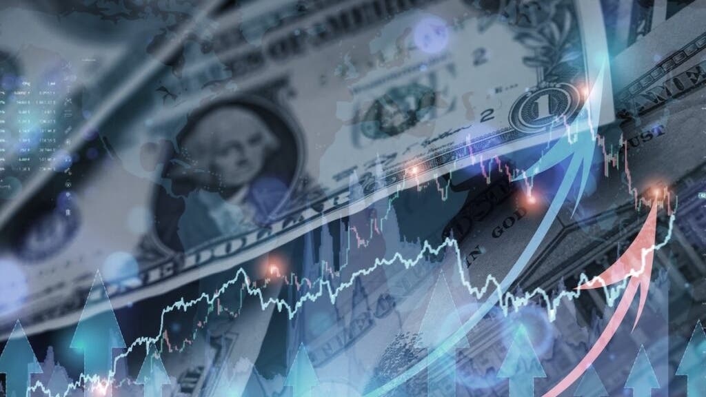 A 30-Year-Old Asks Where's The Best Place To Invest $5,000 Per Month: 'Finally In A Place Where I Can Steadily Invest'