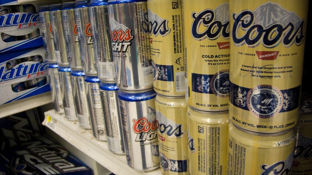Molson Coors Cuts Outlook, CEO Calls Beer Market Slump 'Cyclical'