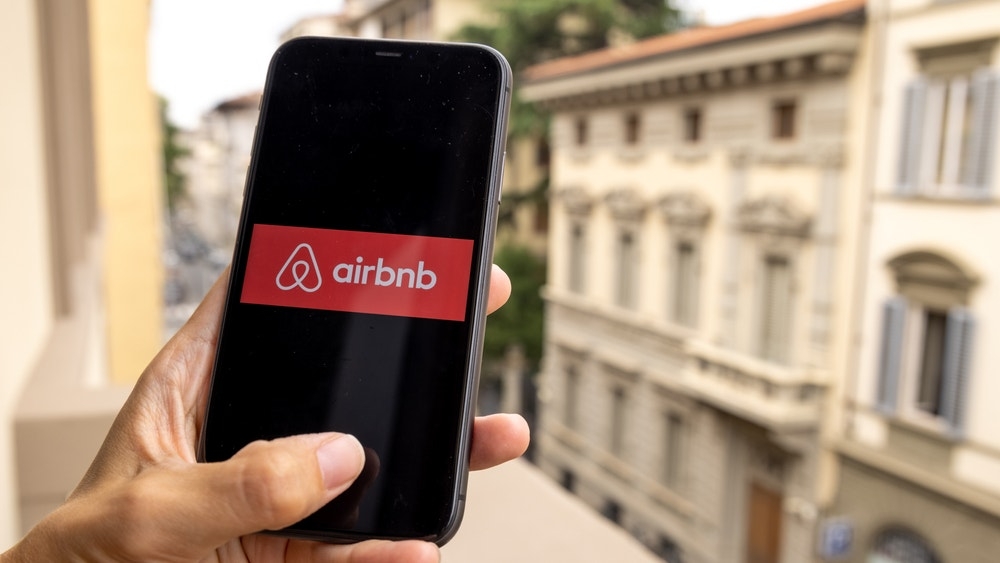 Someone Shared An Airbnb Checkout Chore List Saying, 'One More Reason Why Many Crappy Airbnb's Aren't Doing So Well This Year'