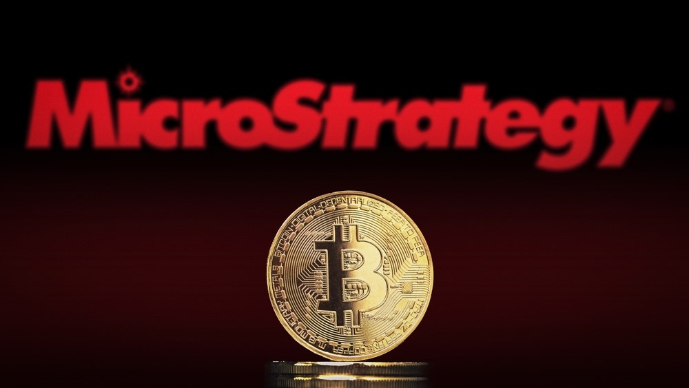 Trump-Announced Wealth Fund Should Choose MicroStrategy Bonds Over Bitcoin, Analyst Says