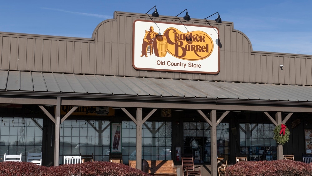 Cracker Barrel Q3 Restaurant Sales Sizzle, Ups Annual EBITDA Outlook