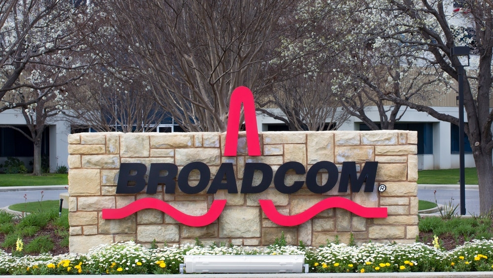 Broadcom Gets Mixed Reactions As Modest Earnings Beat Sparks Profit-Taking