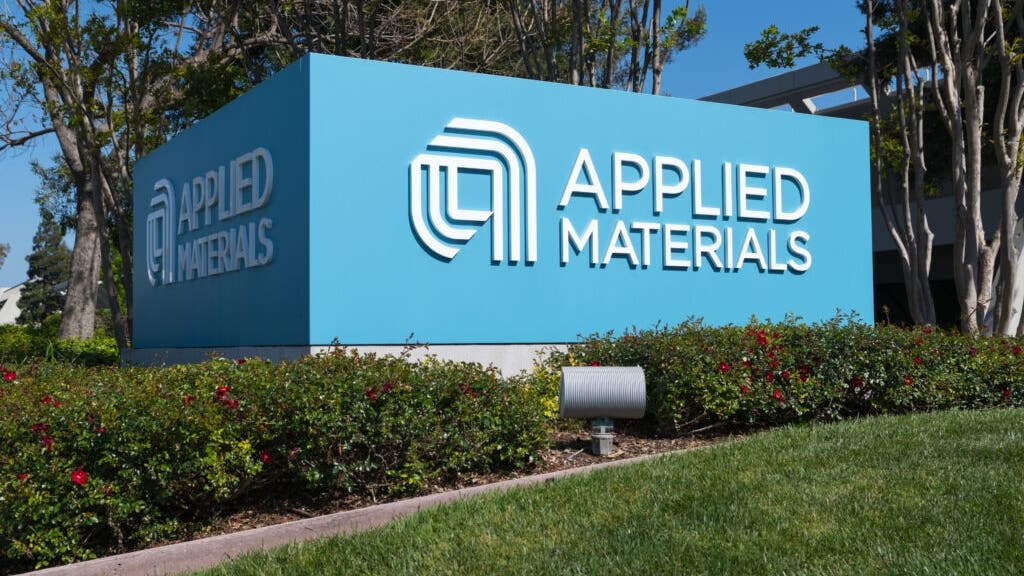 How To Earn $500 A Month From Applied Materials Stock Ahead Of Q3 Earnings