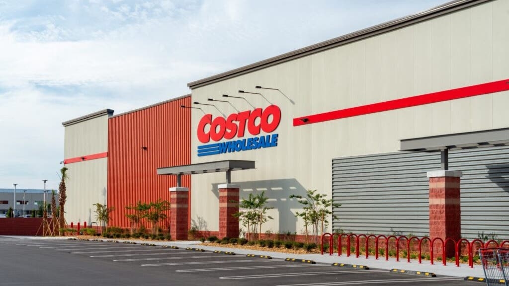 'Nobody Is Holding A Gun To My Head' Says 89-Year-Old Costco Co-Founder Who Still Goes To Work Because He Loves It