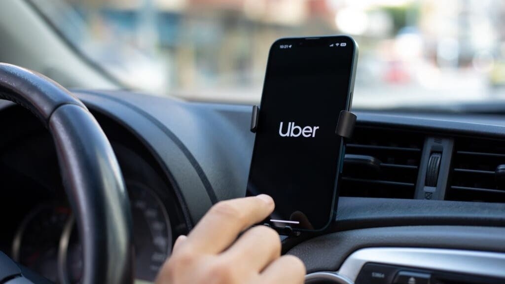 Ahead Of Uber Earnings, Analyst Raises Forecast