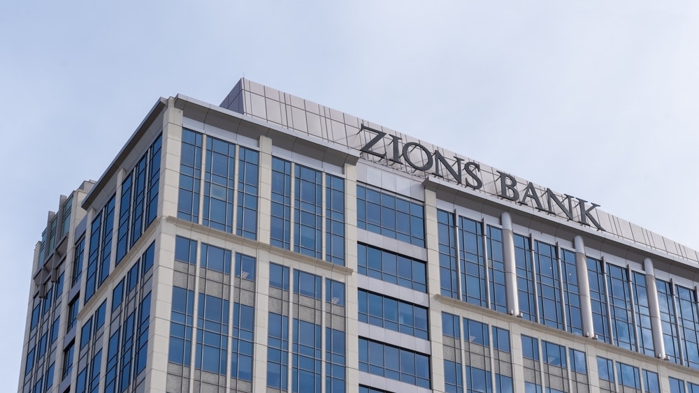How To Earn $500 A Month From Zions Bancorp Stock Ahead Of Q1 Earnings