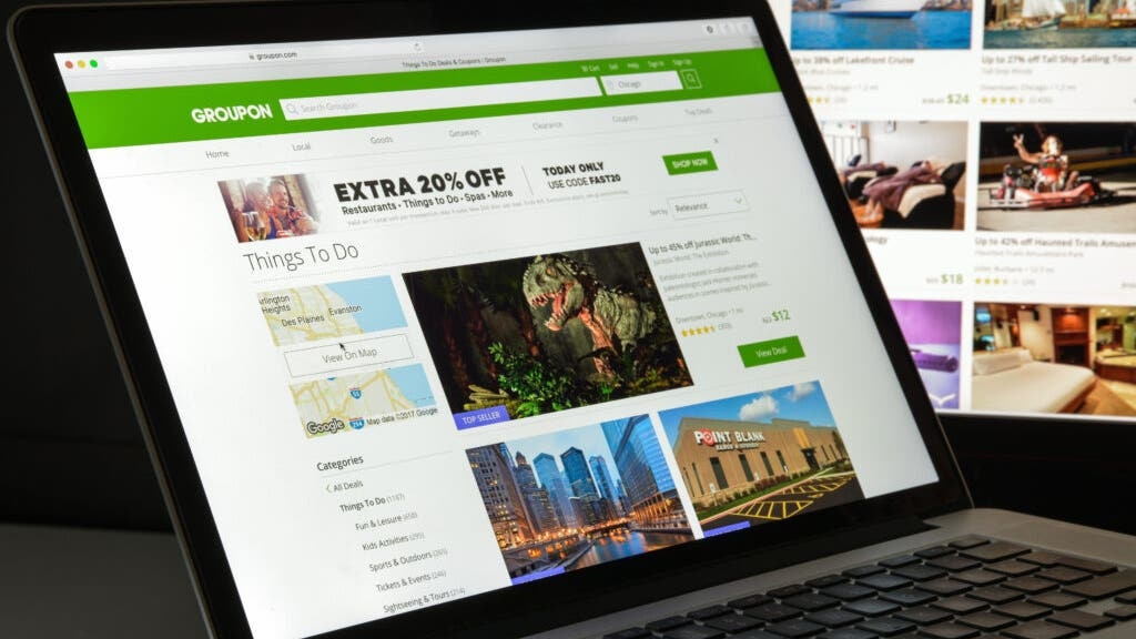 Groupon Posts Surprize Q1 Profit, Raises Annual Outlook