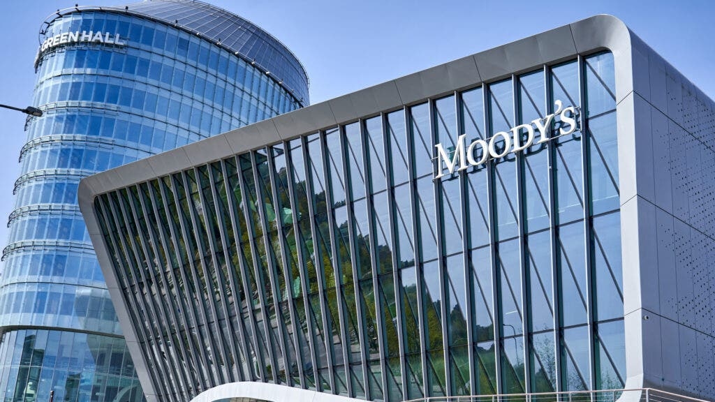Moody's Stock Gains Traction On Confident Outlook