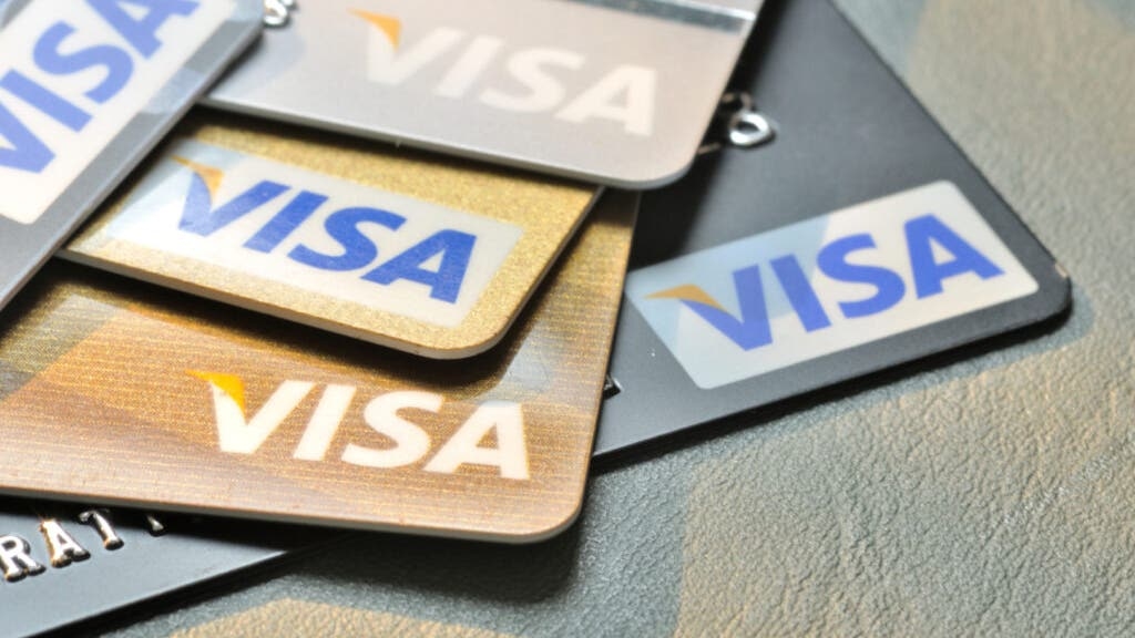 How To Earn $500 A Month From Visa Stock Ahead Of Q3 Earnings