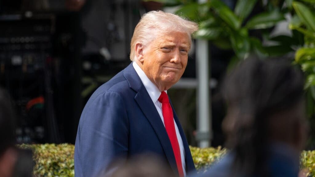 Trump Approval Rating 46%: Less Than Half The Country Approves Of President's Handling Of Economy, Cryptocurrency