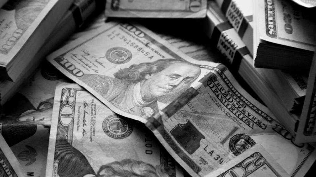 Dividend Investor Who Earned $18,000 a Month Despite 'Bloody' Selloff Shares His Top 6 Stock Picks