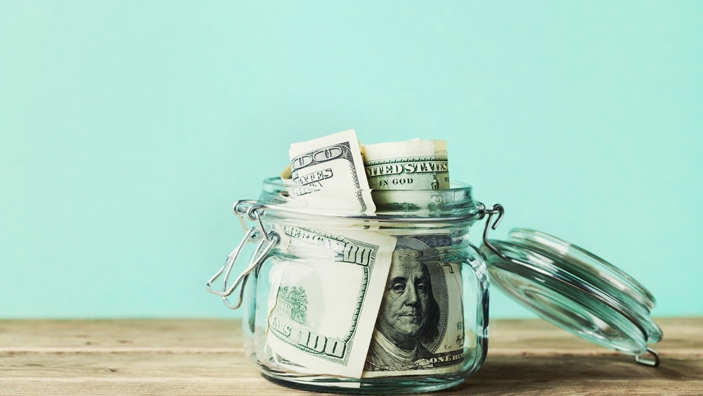 30-Year-Old Dentist Doesn't Believe 25% Of 60-Year-Old Doctors Have Less Than $1M, Says 'Most Teachers Hit That Making 1/10th A Doc Salary'