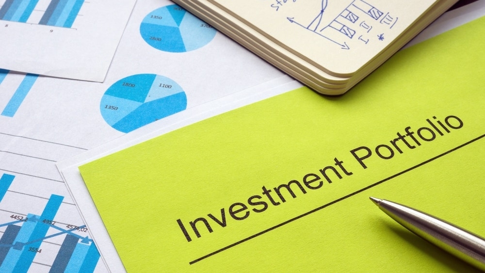 51-Year-Old Making $4,970 a Month In Dividends Shares His Top 6 Stocks, Aims To 'Create Generational Wealth For Kids And Their Families'