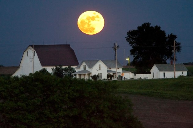 Flower Moon is about to light up May's night sky