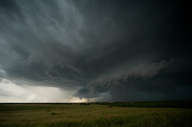 New week of severe weather to kick off with extreme risk of destructive winds in Plains