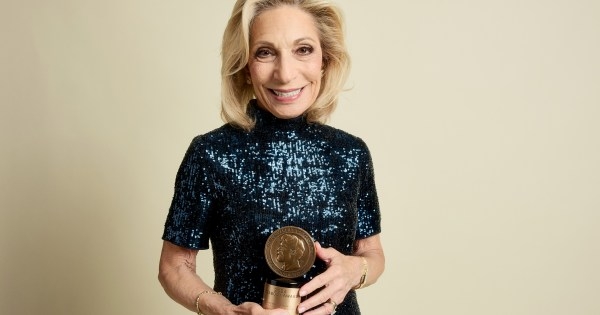 Weekend Desk: Andrea Mitchell Receives Peabody Career Achievement Award