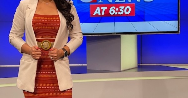 Houston Anchor Says No to Viewer Who Tells Her to Stop Saying Goodbye in Spanish
