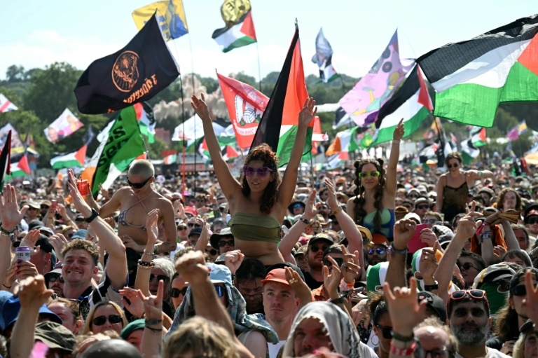UK govt condemns 'death to the IDF' chants at Glastonbury