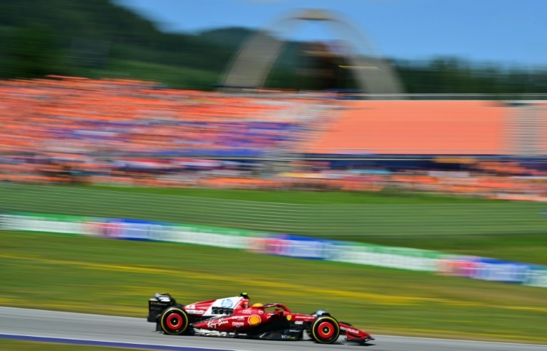 Hamilton salutes Ferrari for 'mega-progress' with updates