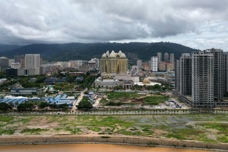 'Las Vegas in Laos': the riverside city awash with crime