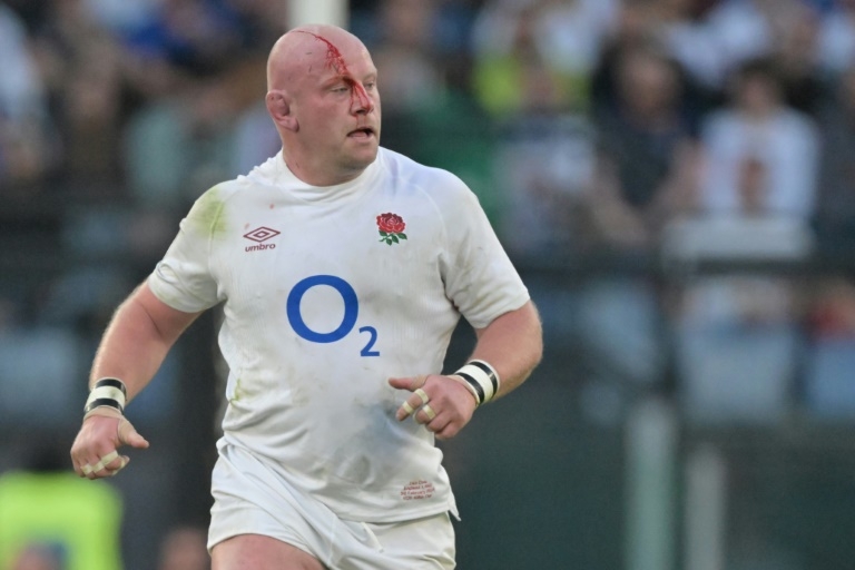 Veteran England prop Cole to retire