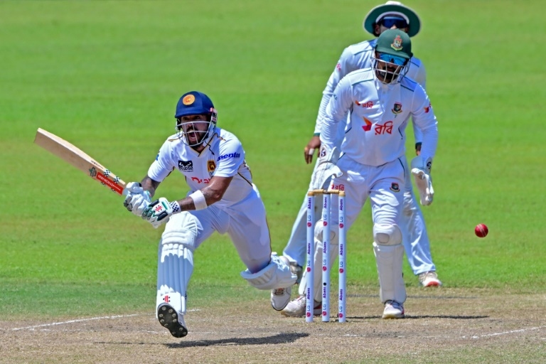 Sri Lanka spinners leave Bangladesh on verge of crushing defeat