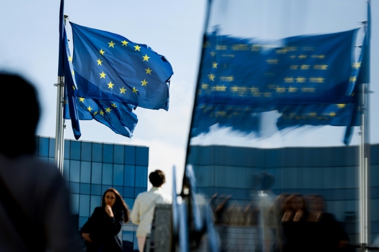 France, Germany stall eurozone growth in fourth quarter