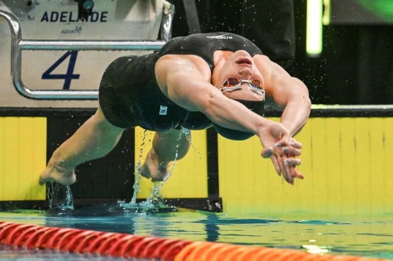 McKeown cruises to 100m backstroke crown at Australian trials