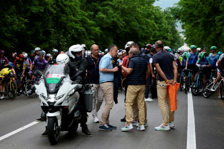 Groves wins neutralised Giro sixth stage, former winner Hindley abandons