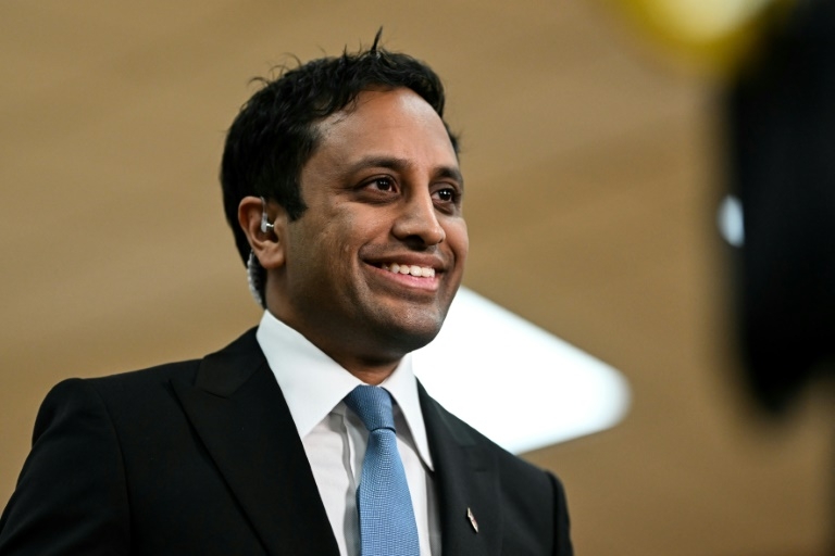 Chairman of hard-right Reform UK party quits