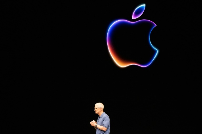 Apple under pressure to shine after AI stumble