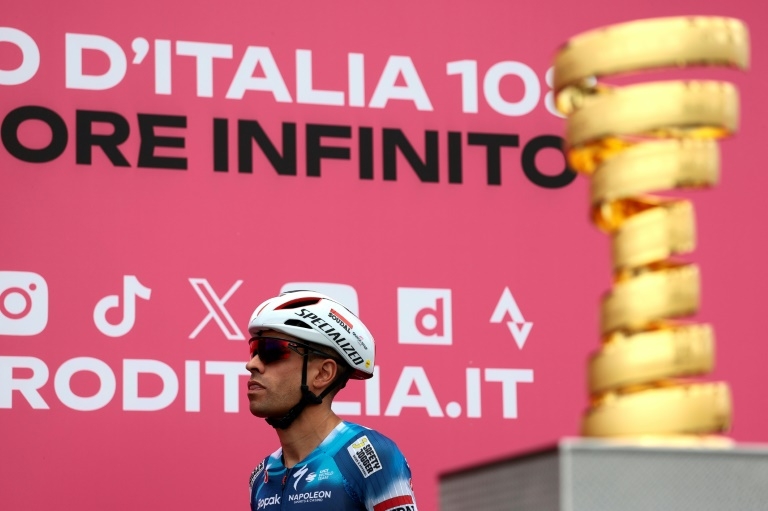 Spanish rider Landa returns home for 'long recovery' after Giro crash