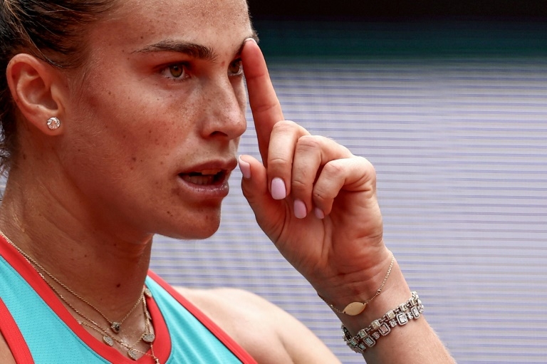 Sabalenka powers into Roland Garros quarter-finals