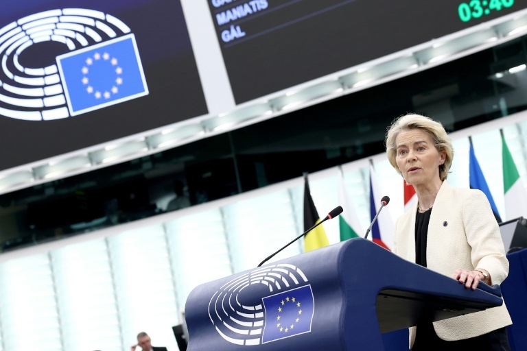 EU chief slams 'extremist' censure motion ahead of confidence vote