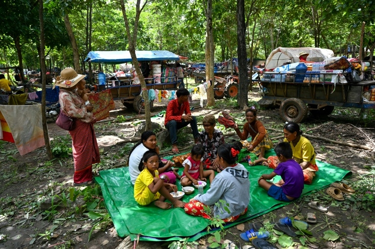 Cambodian evacuees sheltering in temple pray for end to Thai clashes