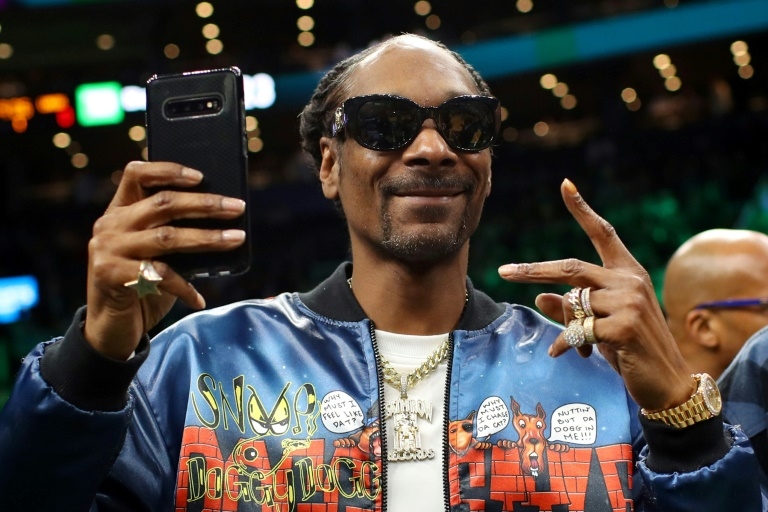 Rap star Snoop Dogg wants to open burger van at Celtic