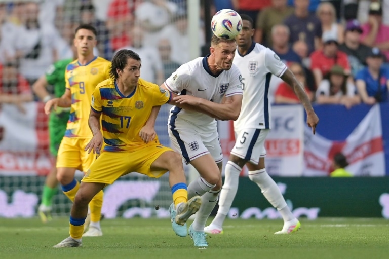 England midfielder Henderson joins Brentford