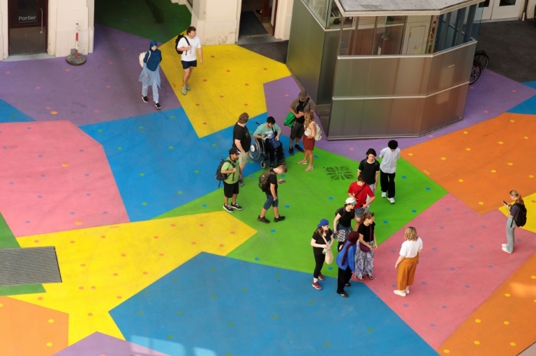 Keeping cool with colours -- Vienna museum paints asphalt to fight heat