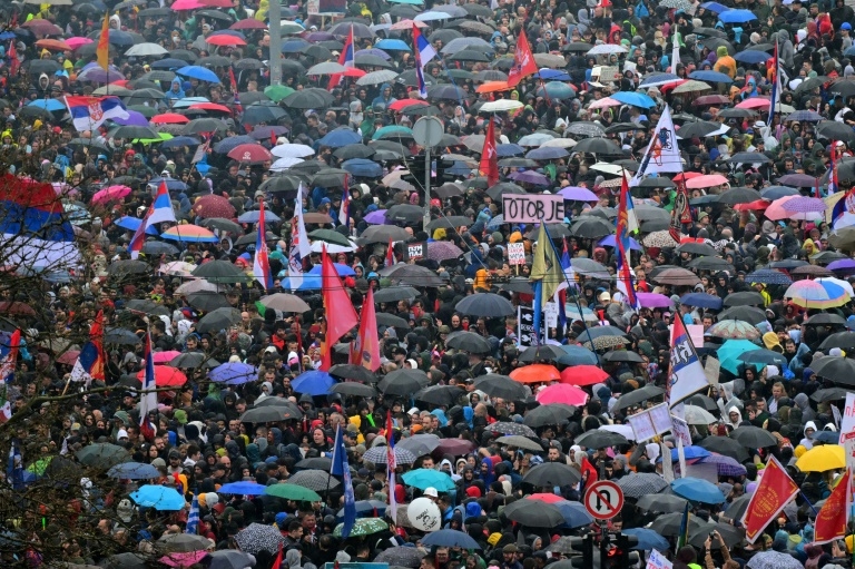 Serbian students protest at pro-government media 'propaganda'