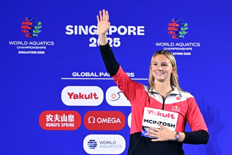 McIntosh wins second Singapore gold, China prodigy Yu fourth
