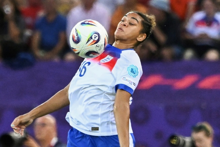 England's Carter tipped to perform in Euro 2025 semi despite 'disgusting' abuse