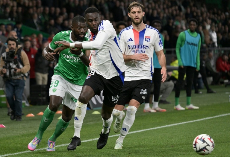 French monuments in trouble while PSG prepare for Champions League final