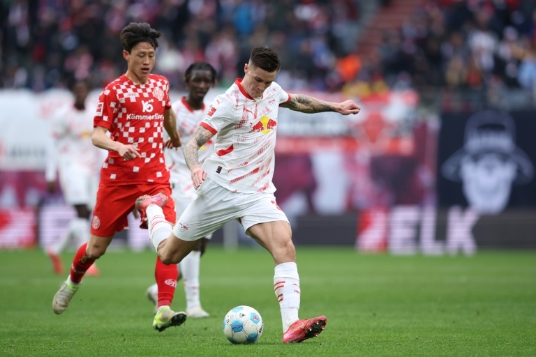 Leipzig host Dortmund with Champions League dreams at stake