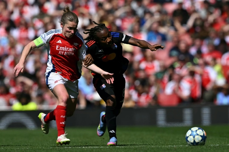 Dumornay gives Lyon first leg lead over Arsenal in women's Champions League semis