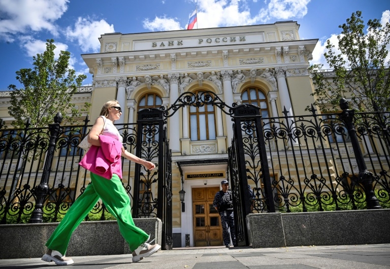 As Trump mulls sanctions, Russia's military economy slows