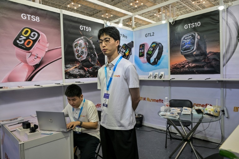 Chinese exporters "on hold" despite US tariff relief