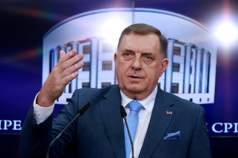 Bosnia issues international arrest warrant for Serb leader Dodik